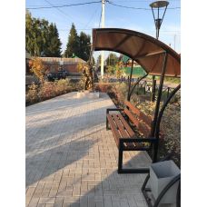 Скамейка с навесом из поликарбоната