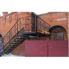 Лестница уличная металлическая